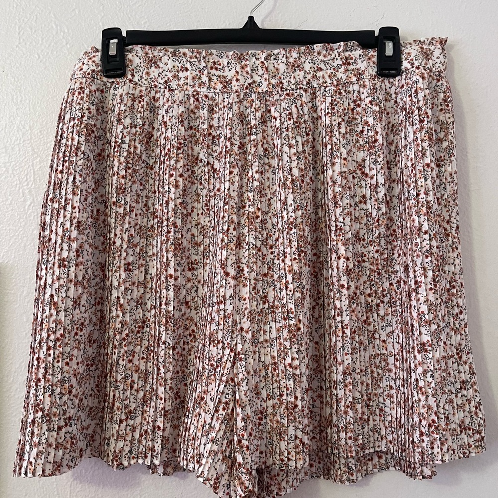Loft Floral shorts, XL